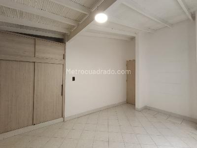 Casa de 3 alcobas en arriendo en El Tesoro, Medellín, 220 m² · foto 18 de 20