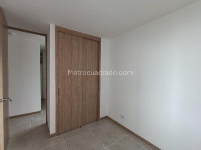 Apartamento de 3 alcobas en arriendo en Los Colegios, Rionegro, 74 m² · foto 5 de 10