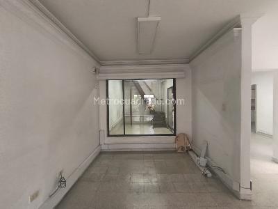 Casa en arriendo en Belen Malibu, Medellín, 320 m² · foto 3 de 20