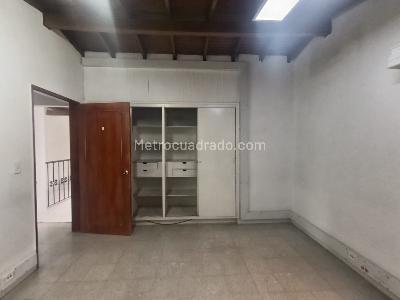 Casa en arriendo en Belen Malibu, Medellín, 320 m² · foto 9 de 20