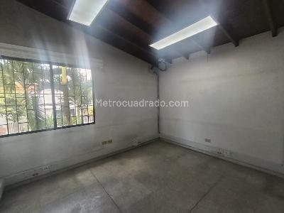 Casa en arriendo en Belen Malibu, Medellín, 320 m² · foto 12 de 20