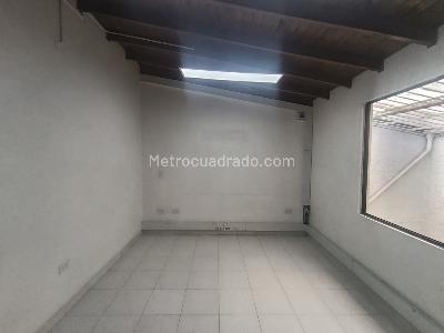Casa en arriendo en Belen Malibu, Medellín, 320 m² · foto 17 de 20