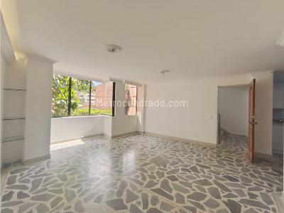 Apartamento en venta en Almeria, Medellín · foto 2 de 14