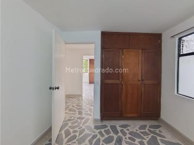 Apartamento en venta en Almeria, Medellín · foto 7 de 14