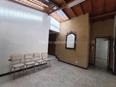 Casa de 3 alcobas en arriendo en Rosales, Medellín, 330 m² · foto 3 de 20