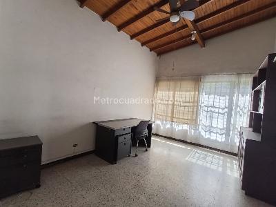 Casa de 3 alcobas en arriendo en Rosales, Medellín, 330 m² · foto 5 de 20