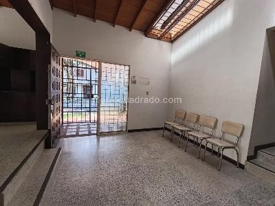 Casa de 3 alcobas en arriendo en Rosales, Medellín, 330 m² · foto 6 de 20