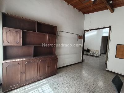 Casa de 3 alcobas en arriendo en Rosales, Medellín, 330 m² · foto 8 de 20