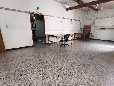 Casa de 3 alcobas en arriendo en Rosales, Medellín, 330 m² · foto 16 de 20