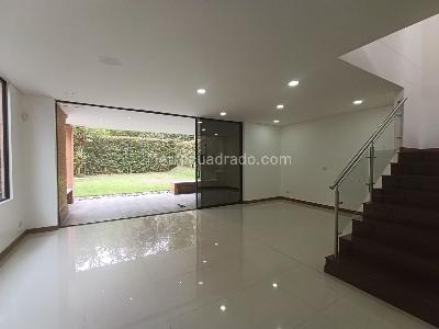 Casa de 3 alcobas en arriendo en Loma El Atravesado, Envigado, 230 m² · foto 4 de 20