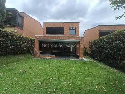 Casa de 3 alcobas en arriendo en Loma El Atravesado, Envigado, 230 m² · foto 10 de 20
