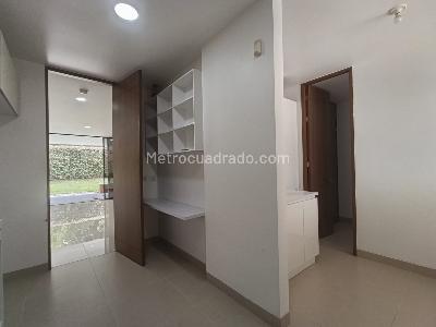 Casa de 3 alcobas en arriendo en Loma El Atravesado, Envigado, 230 m² · foto 13 de 20