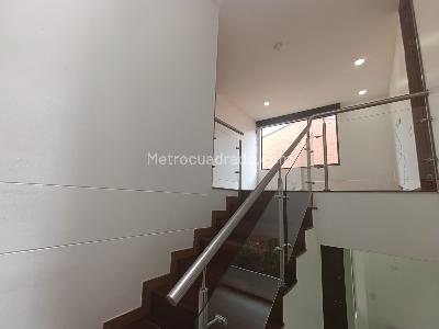 Casa de 3 alcobas en arriendo en Loma El Atravesado, Envigado, 230 m² · foto 19 de 20