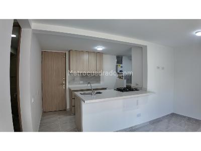 Apartamento de 3 alcobas en venta en Loma De San Jose, Sabaneta, 53 m² · foto 3 de 10