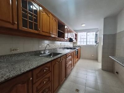 Apartamento de 3 alcobas en arriendo en San Lucas, Medellín, 152 m² · foto 5 de 17