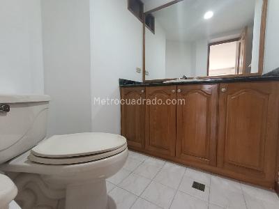 Apartamento de 3 alcobas en arriendo en San Lucas, Medellín, 152 m² · foto 9 de 17