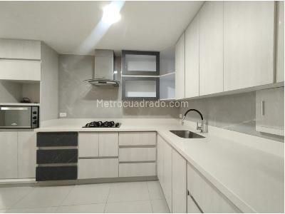 Apartamento de 4 alcobas en venta en Patio Bonito, Medellín, 154 m² · foto 4 de 19