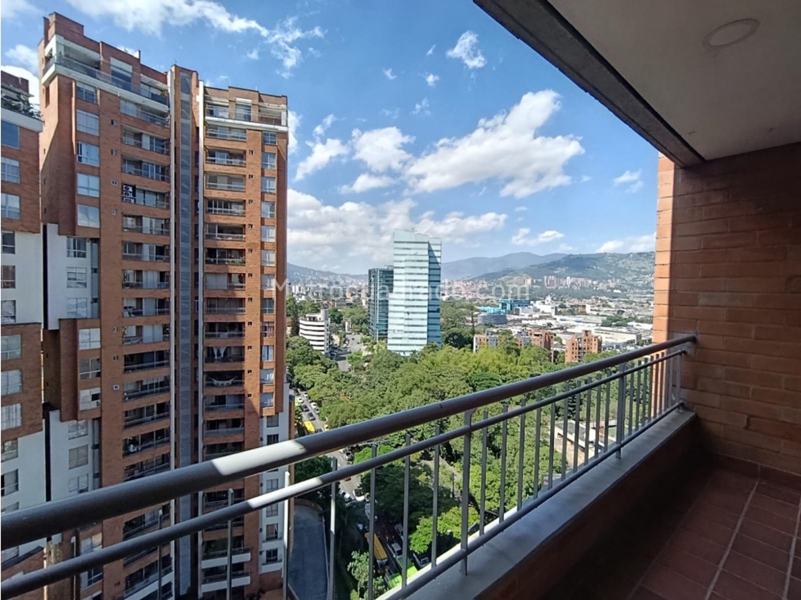 Apartamento de 3 habitaciones en venta en Castropol, Medellín — imagen 1 de 16