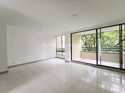 Apartamento de 3 alcobas en arriendo en Las Lomas, Medellín, 100 m² · foto 2 de 18