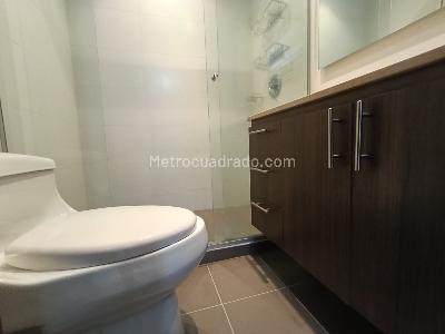 Apartamento de 1 alcoba en arriendo en Los Balsos, Medellín, 69 m² · foto 3 de 12