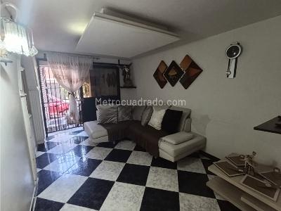 Casa de 3 alcobas en venta en Cabañas, Bello, 132 m² · foto 2 de 11