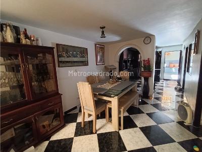 Casa de 3 alcobas en venta en Cabañas, Bello, 132 m² · foto 3 de 11