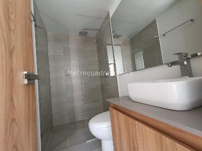 Apartamento de 2 alcobas en arriendo en Prados De Sabaneta, Sabaneta, 66 m² · foto 3 de 20