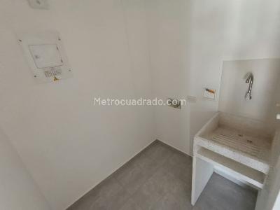 Apartamento de 2 alcobas en arriendo en Prados De Sabaneta, Sabaneta, 75 m² · foto 9 de 20