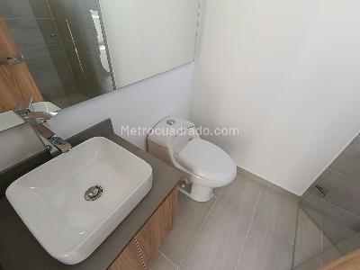 Apartamento de 2 alcobas en arriendo en Prados De Sabaneta, Sabaneta, 75 m² · foto 15 de 20