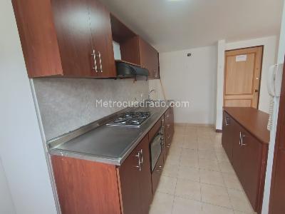 Apartamento de 2 alcobas en arriendo en La Almeria, Medellín, 60 m² · foto 2 de 13