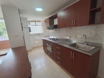 Apartamento de 2 alcobas en arriendo en La Almeria, Medellín, 60 m² · foto 3 de 13