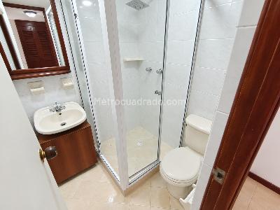 Apartamento de 2 alcobas en arriendo en La Almeria, Medellín, 60 m² · foto 11 de 13