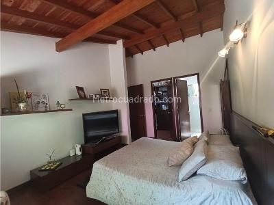Casa de 3 alcobas en venta en El Esmaraldal, Envigado, 115 m² · foto 11 de 18