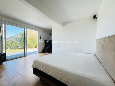 Casa de 2 alcobas en arriendo en Loma Del Escobero Envigado, Envigado, 300 m² · foto 8 de 20