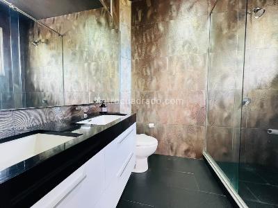 Casa de 2 alcobas en arriendo en Loma Del Escobero Envigado, Envigado, 300 m² · foto 12 de 20