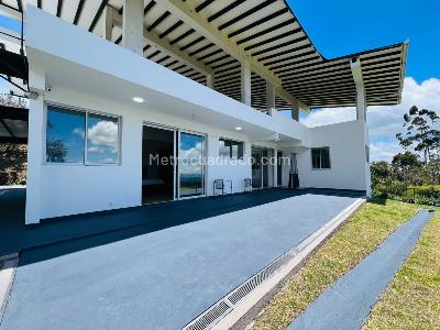 Casa de 2 alcobas en arriendo en Loma Del Escobero Envigado, Envigado, 300 m² · foto 14 de 20