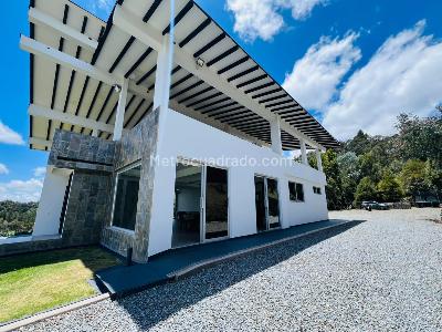 Casa de 2 alcobas en arriendo en Loma Del Escobero Envigado, Envigado, 300 m² · foto 15 de 20
