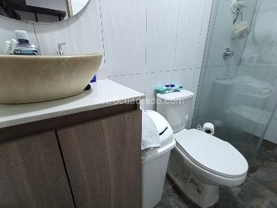 Casa de 4 alcobas en arriendo en San Joaquin Laureles, Medellín, 110 m² · foto 4 de 15