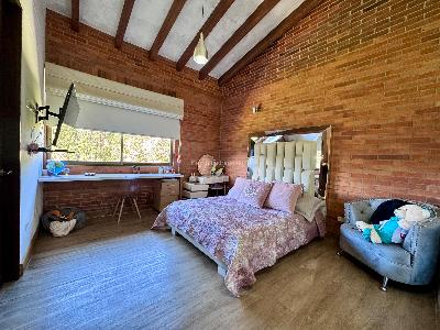 Casa de 5 alcobas en arriendo en Loma Del Escobero Envigado, Envigado · foto 8 de 20