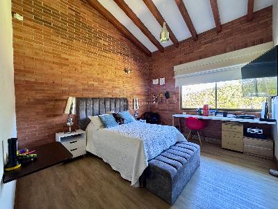 Casa de 5 alcobas en arriendo en Loma Del Escobero Envigado, Envigado · foto 10 de 20
