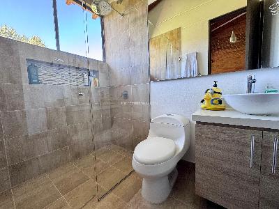 Casa de 5 alcobas en arriendo en Loma Del Escobero Envigado, Envigado · foto 11 de 20