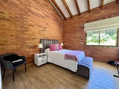 Casa de 5 alcobas en arriendo en Loma Del Escobero Envigado, Envigado · foto 12 de 20