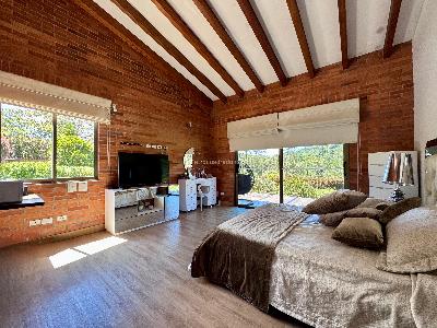 Casa de 5 alcobas en arriendo en Loma Del Escobero Envigado, Envigado · foto 14 de 20