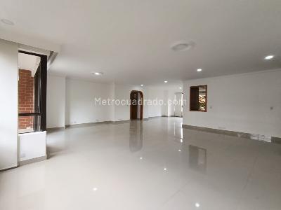 Apartamento de 4 alcobas en arriendo en Milla De Oro, Medellín, 223 m² · foto 2 de 20