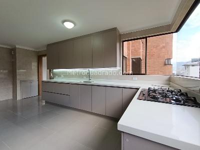 Apartamento de 4 alcobas en arriendo en Milla De Oro, Medellín, 223 m² · foto 7 de 20