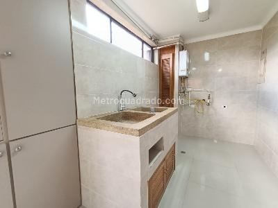 Apartamento de 4 alcobas en arriendo en Milla De Oro, Medellín, 223 m² · foto 10 de 20
