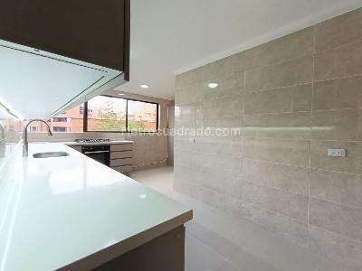 Apartamento de 4 alcobas en arriendo en Milla De Oro, Medellín, 223 m² · foto 12 de 20