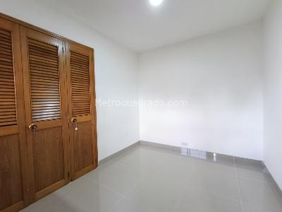 Apartamento de 4 alcobas en arriendo en Milla De Oro, Medellín, 223 m² · foto 15 de 20