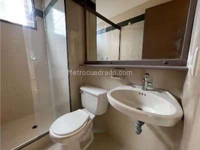 Apartamento en venta en Loma De Los Bernal, Medellín · foto 10 de 12