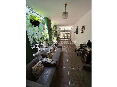 Casa de 3 alcobas en venta en Belen, Medellín, 242 m² · foto 3 de 12